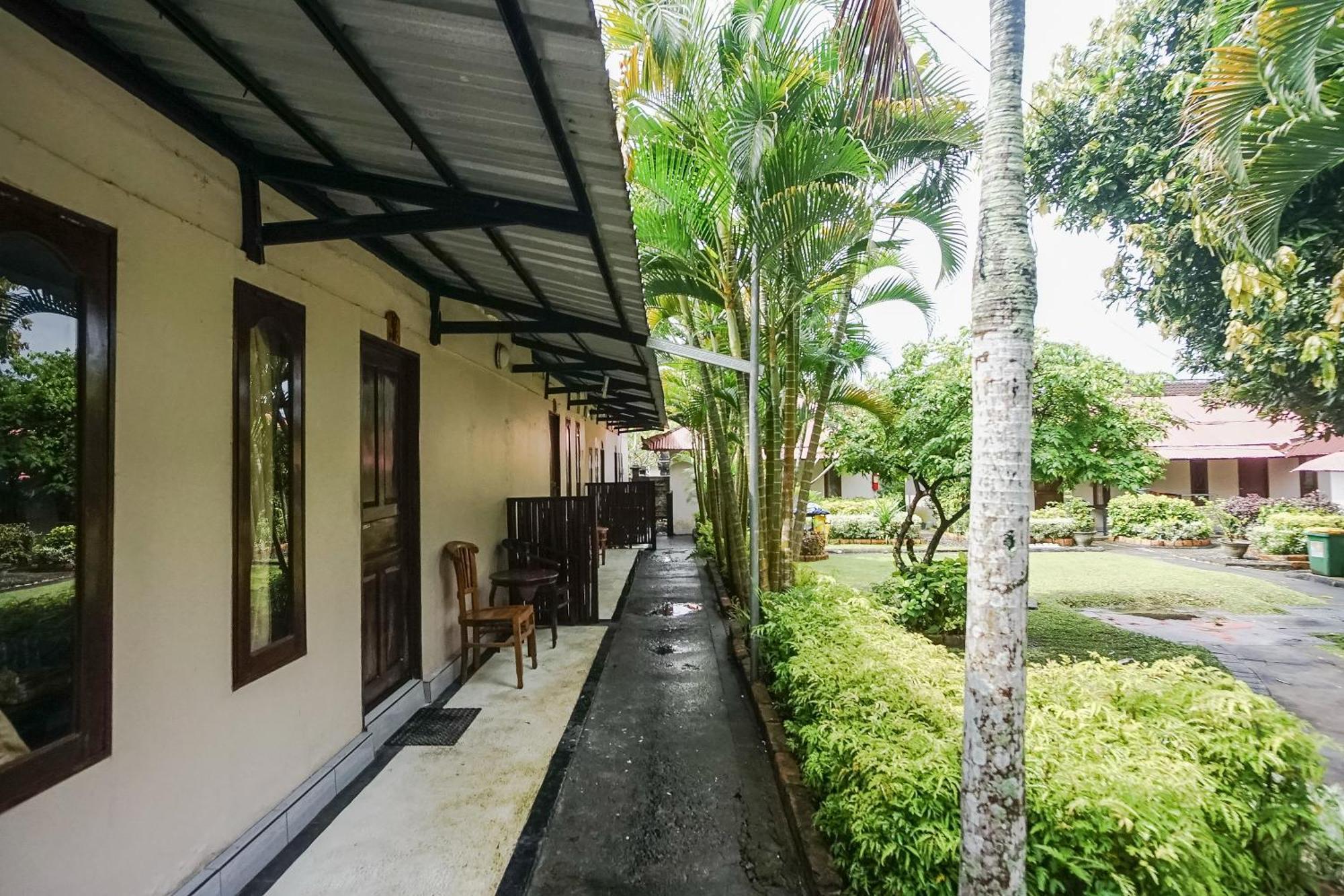 Hotel Kampung 168 Jimbaran Exterior foto