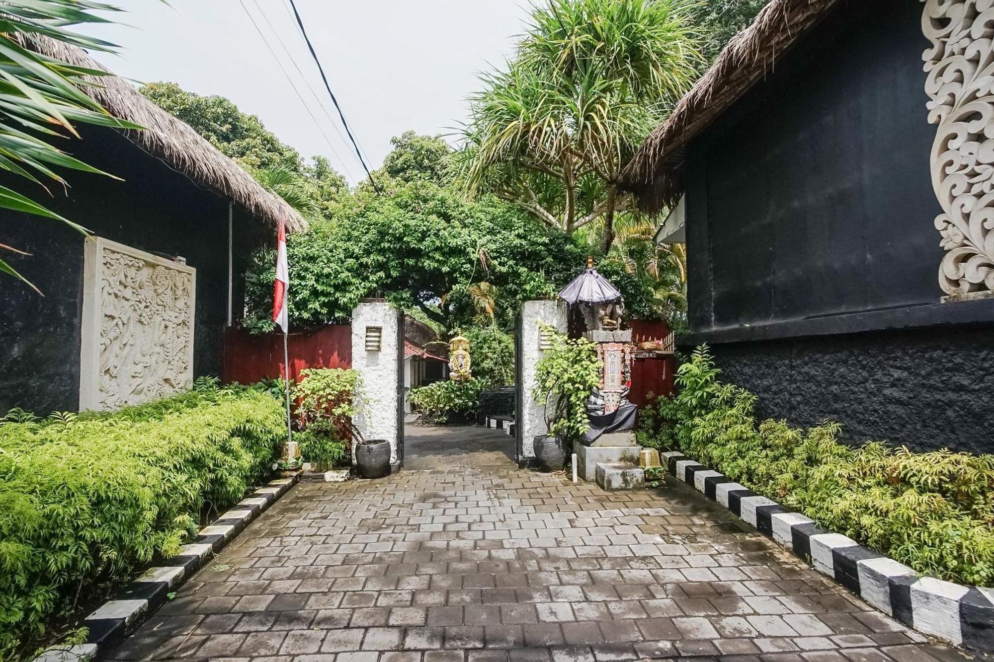 Hotel Kampung 168 Jimbaran Exterior foto